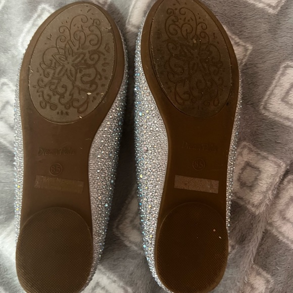 Sliver Flats - Picture 2 of 4